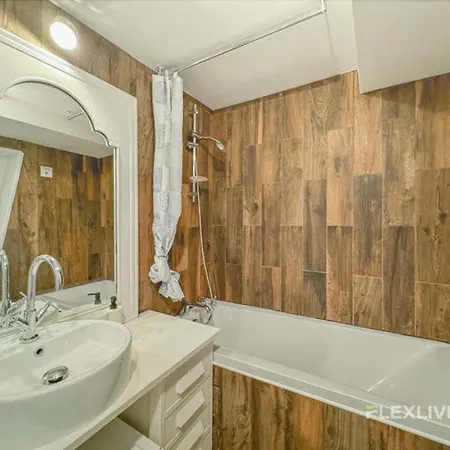 Hotel Immeuble Lune *